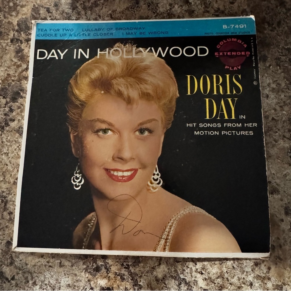 *3 for $15* Doris Day 45 rpm Vinyl Record‎